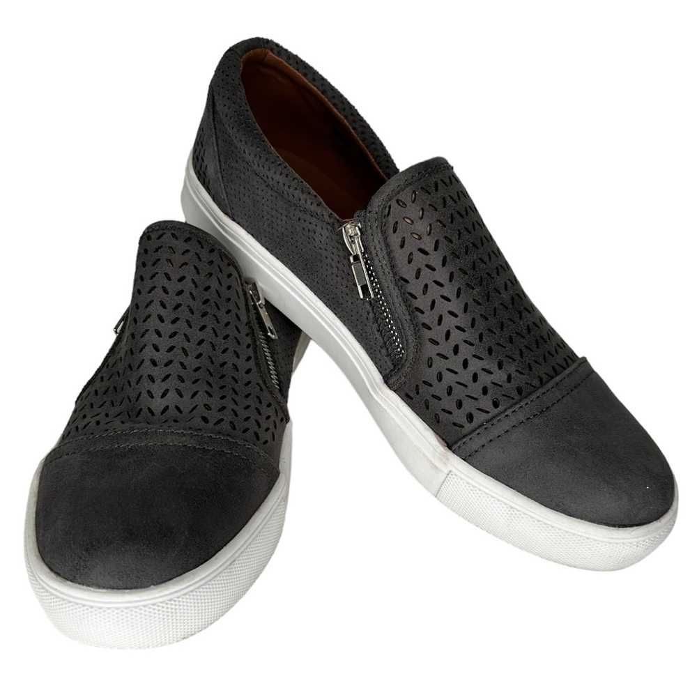 Report‎ Athletic Shoes